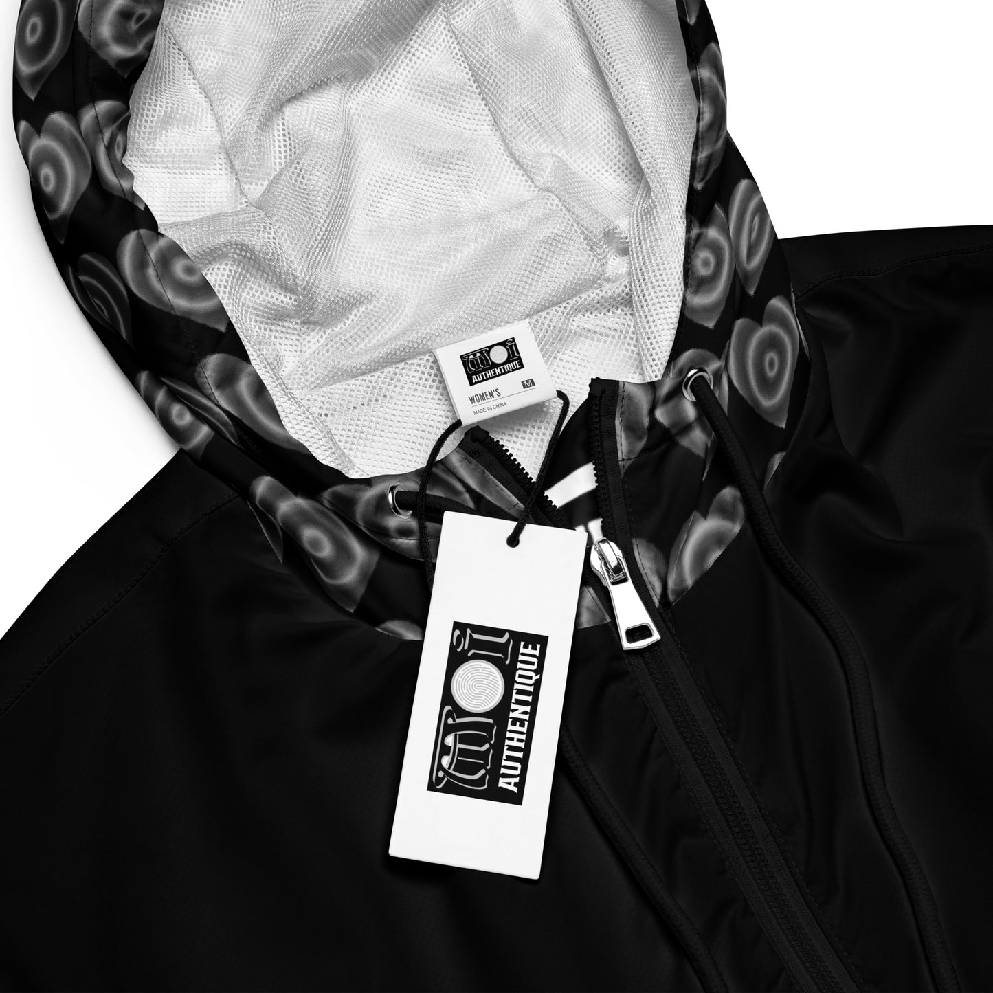 Image of Product detail with 'Moi Authentique' tag.